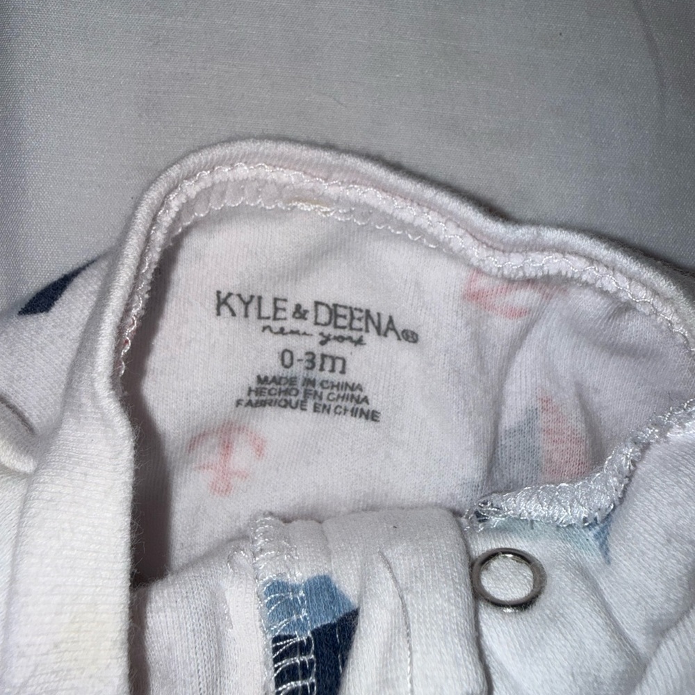 0-3 zip onsies bundle - Picture 3 of 3